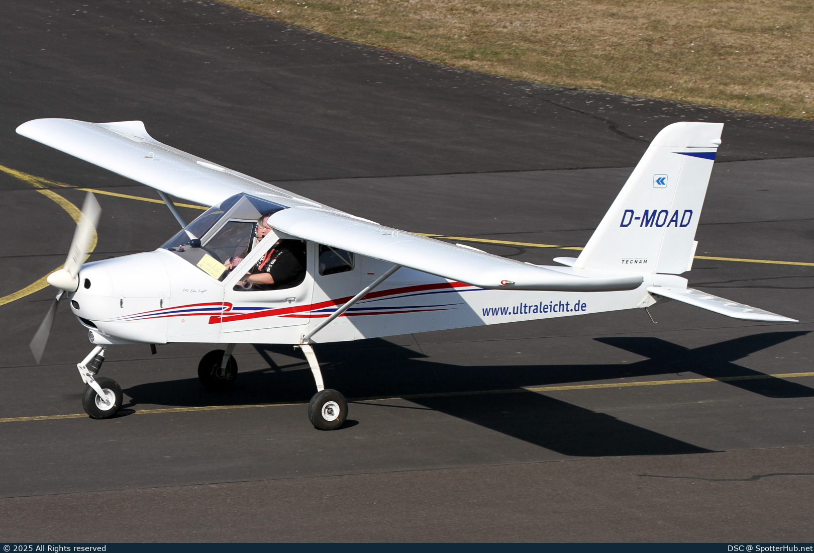 Photo of D-MOAD - Tecnam P92 Echo Light operated by light-wings Flugschule Kassel