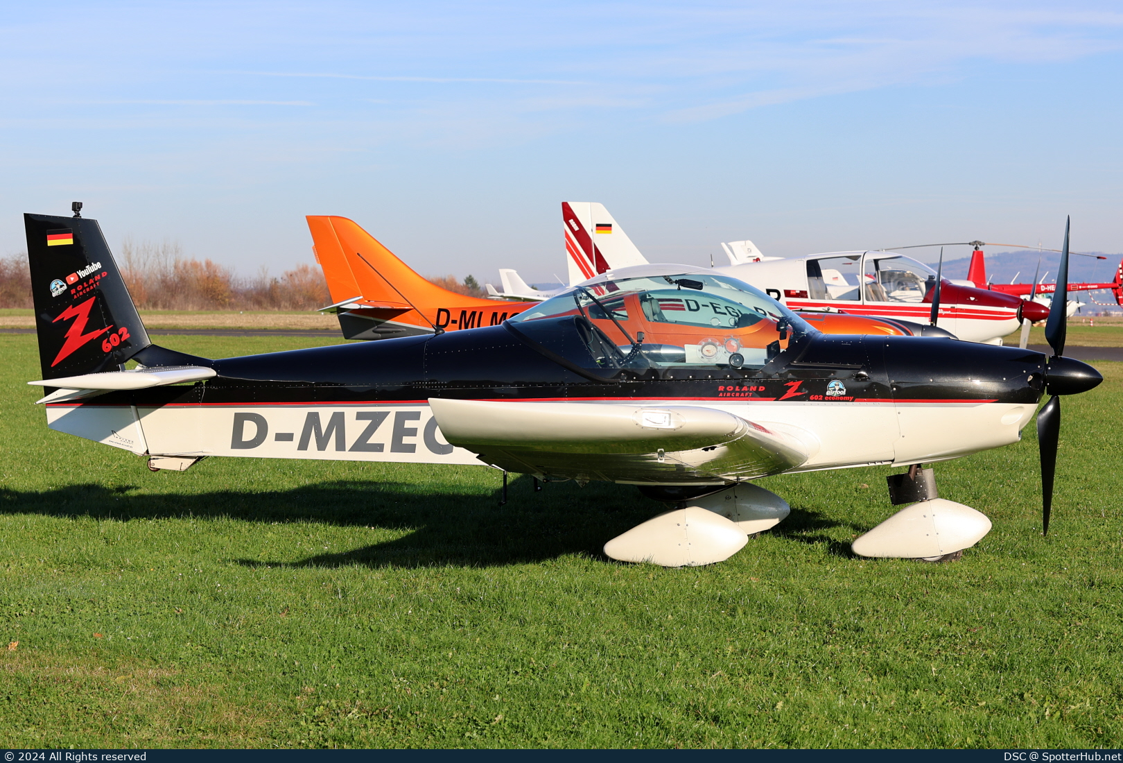 Photo of D-MZEC - Roland Z-602 operated by Private