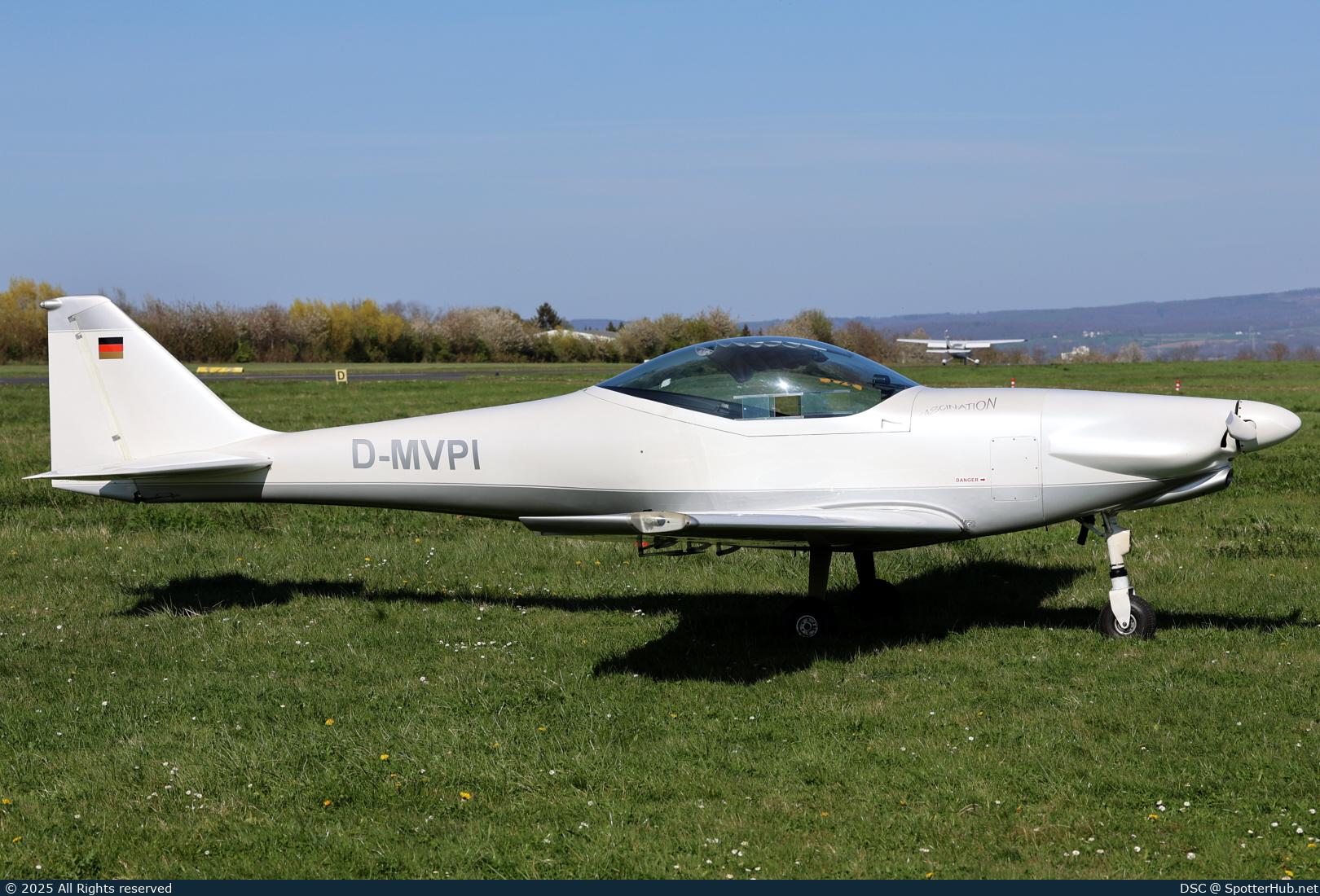 Photo of D-MVPI - Dallach D4 Fascination operated by Private