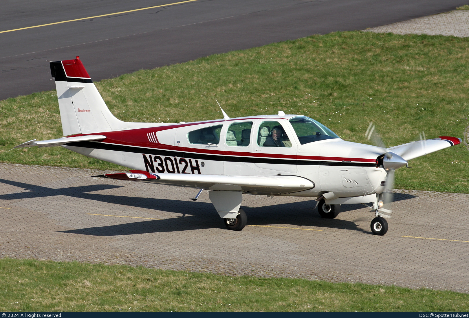 Photo of N3012H - Beechcraft F33A Bonanza operated by Private