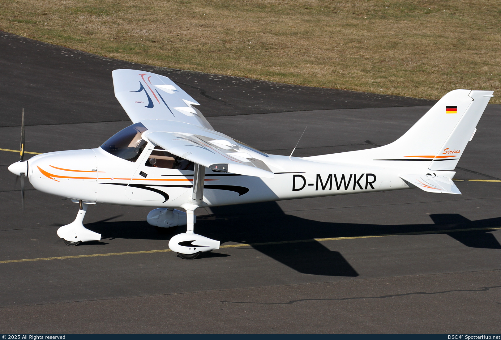 Photo of D-MWKR - TL Ultralight TL-3000 Sirius operated by Private