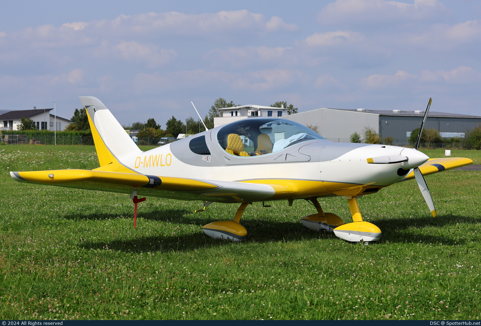 Photo of D-MWLO - Roko Aero NG-6 UL operated by Private