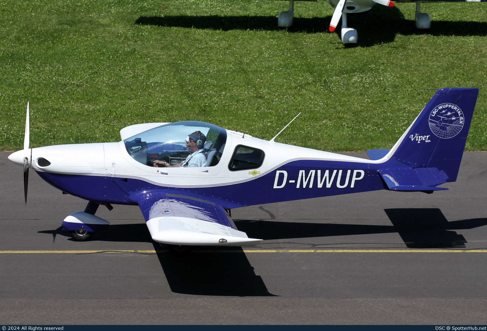 Photo of D-MWUP - Tomark Viper SD4 operated by Luftsportclub Wuppertal