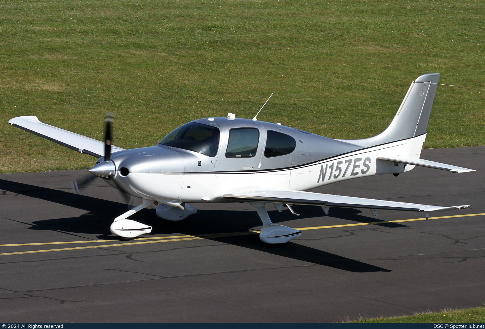 Photo of N157ES - Cirrus SR22 G5 operated by Private