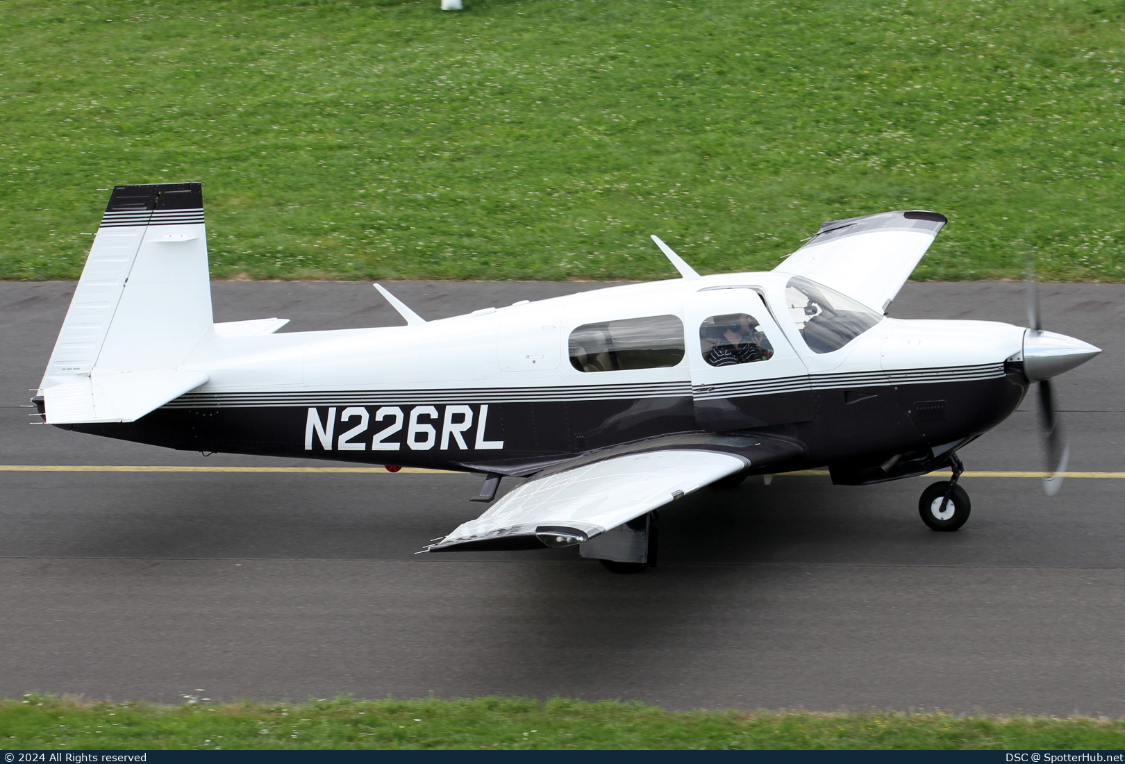 Photo of N226RL - Mooney M20J MSE operated by Private