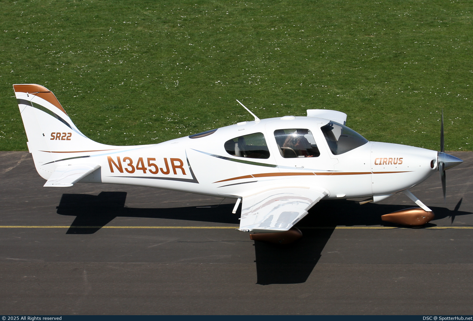 Photo of N345JR - Cirrus SR22 G1 operated by Private