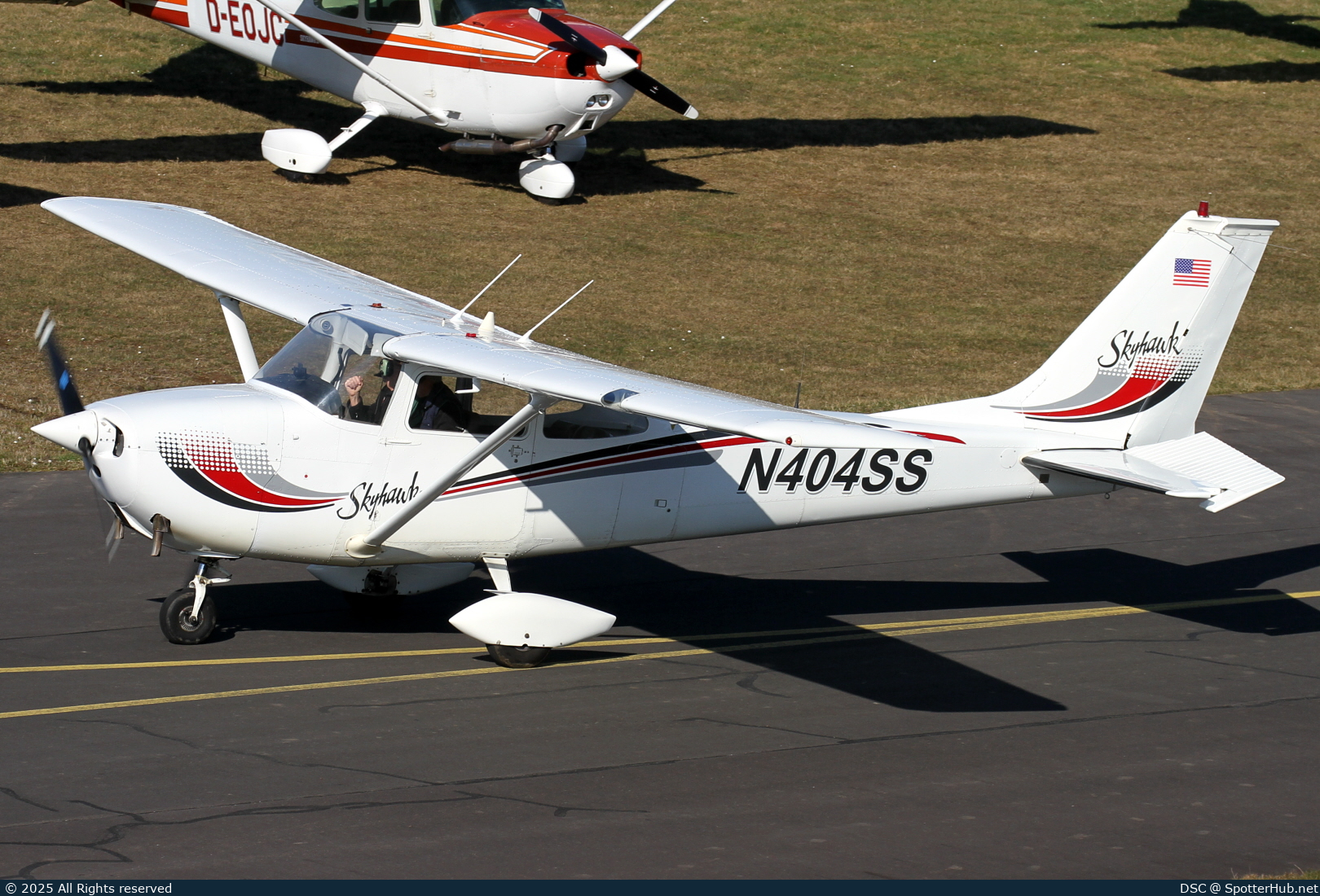 Photo of N404SS - Reims-Cessna F172H Skyhawk operated by Private