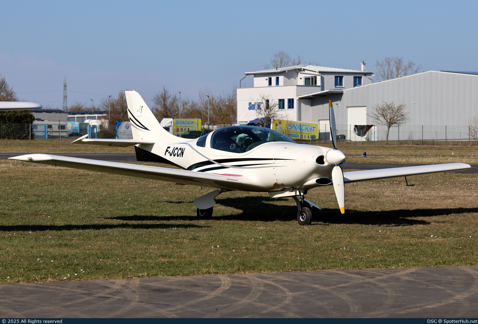 Photo of 59-DSH - JMB VL-3-Evolution RG operated by Private