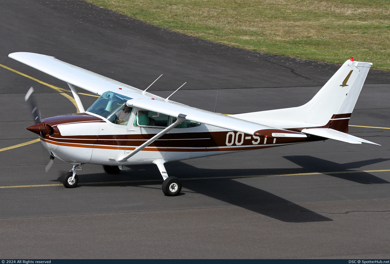 Photo of OO-STY - Cessna 172N Skyhawk II operated by Motorvliegclub Brasschaat