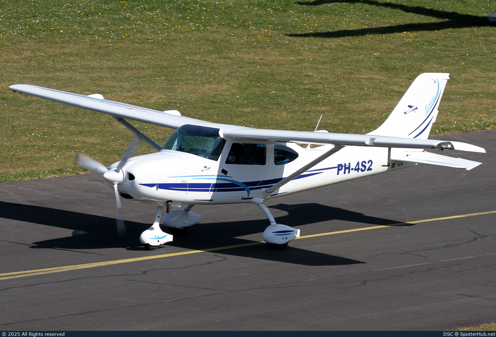 Photo of PH-4S2 - TL Ultralight TL-3000 Sirius operated by Adventure Flights