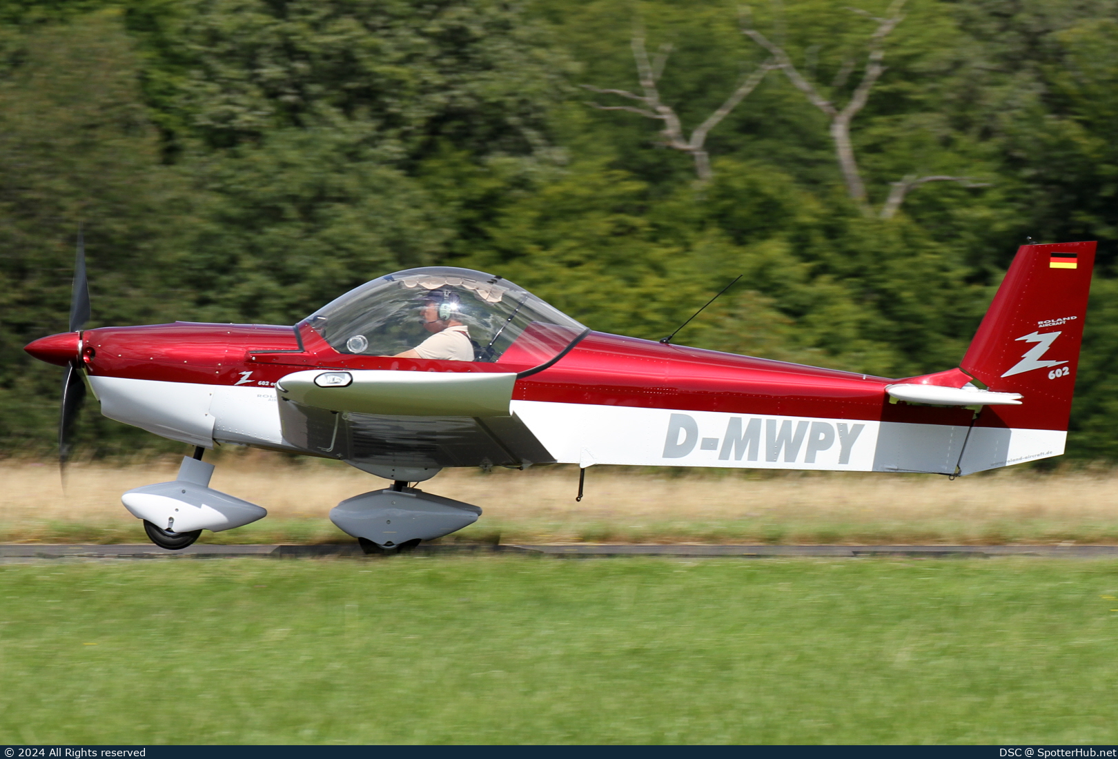 Photo of D-MWPY - Roland Z-602 operated by Private