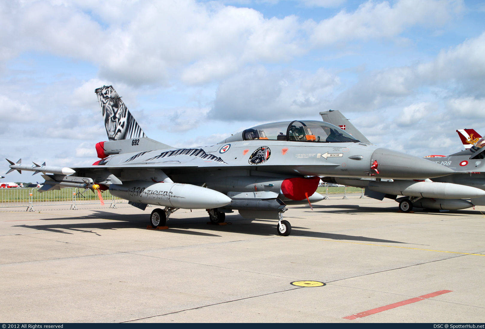 Photo of 692 - General Dynamics F-16BM Fighting Falcon operated by Royal Norwegian Air Force