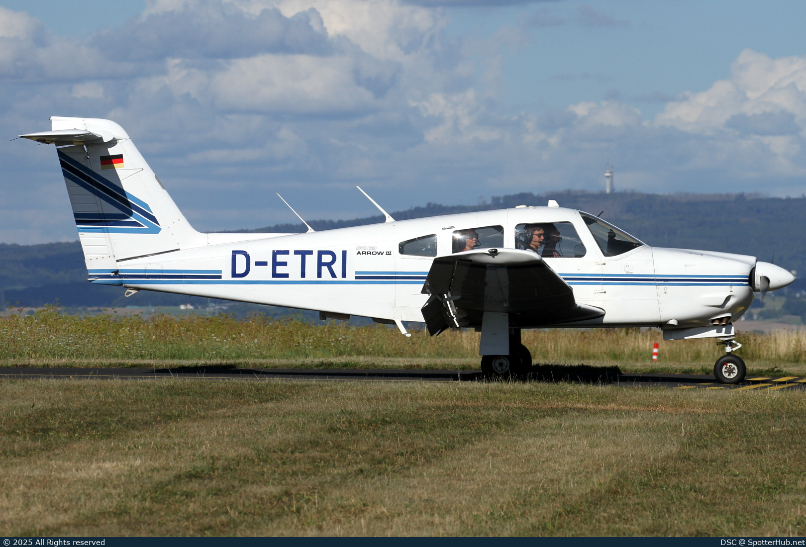 Photo of D-ETRI - Piper PA-28RT-201 Arrow IV operated by Private
