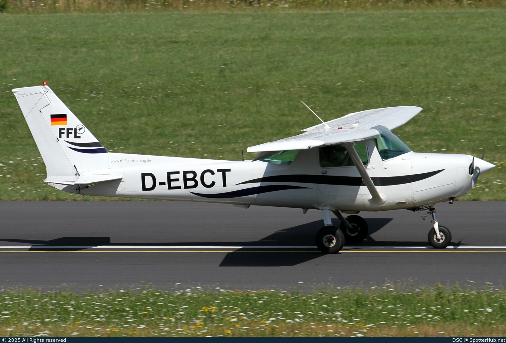 Photo of D-EBCT - Cessna 152 II operated by FFL Flugschule