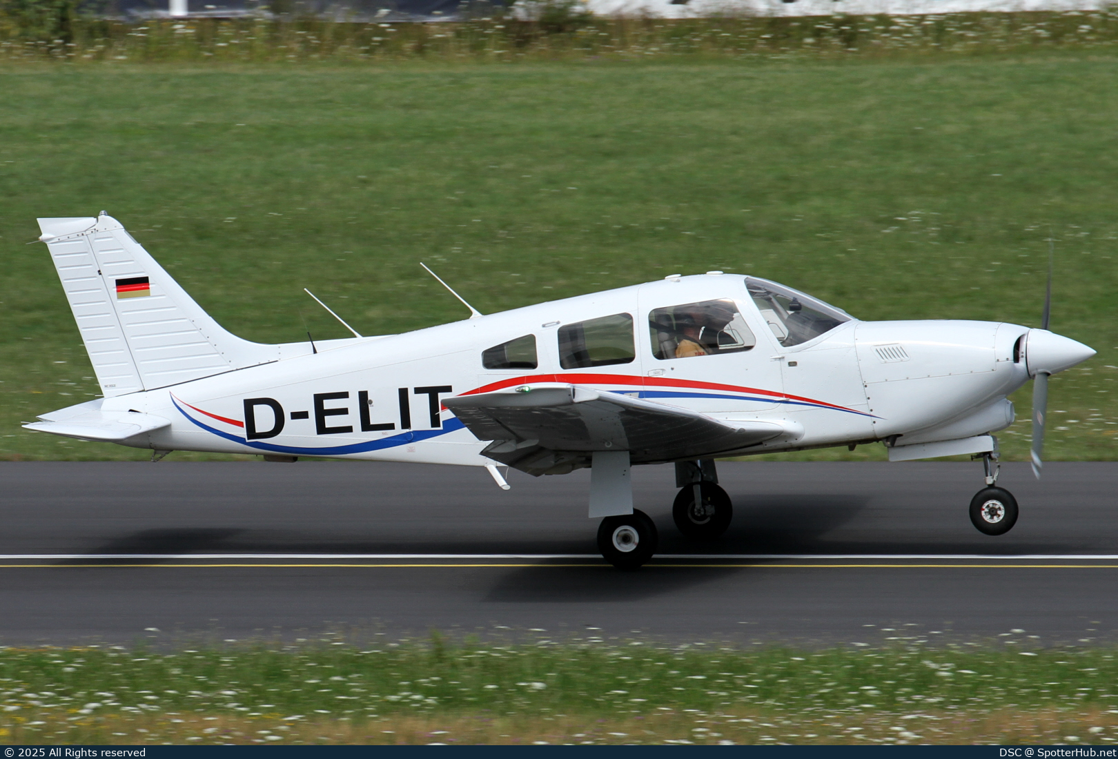 Photo of D-ELIT - Piper PA-28R-201T Turbo Arrow III operated by Aéro-Sport Luxembourg