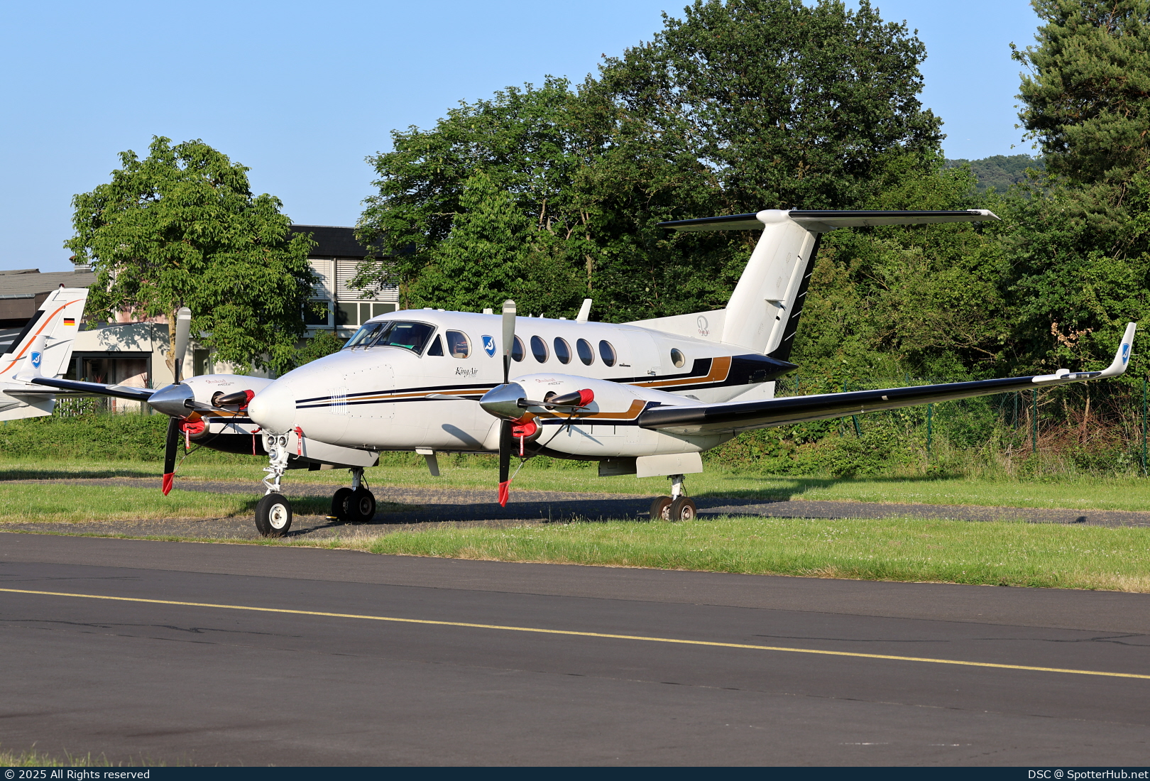 Photo of PH-ZCZ - Beechcraft 200 Super King Air operated by Zeusch Aviation