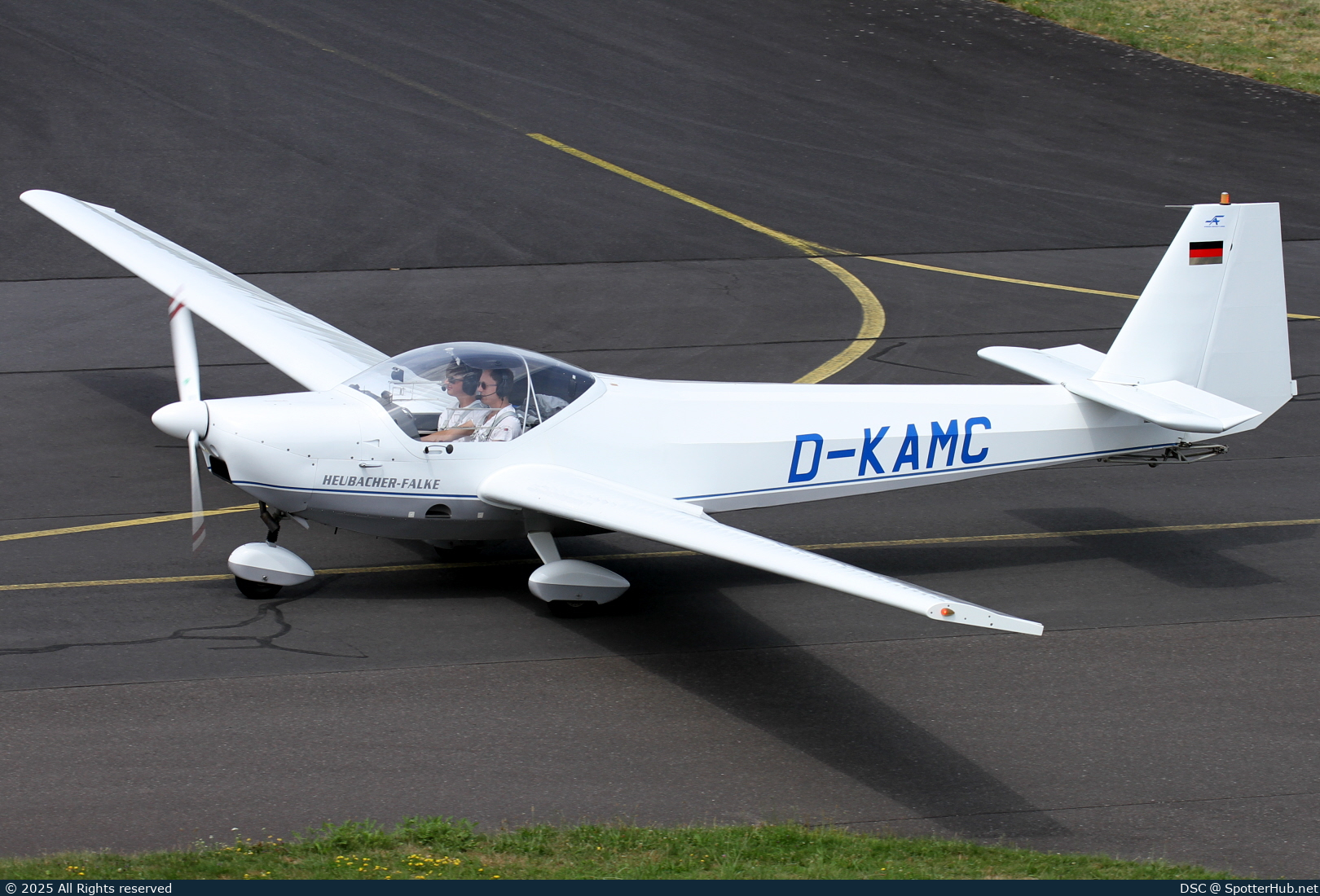 Photo of D-KAMC - Scheibe SF 25C Heubacher-Falke operated by Luftsportfreunde 2000 Kamen/Dortmund