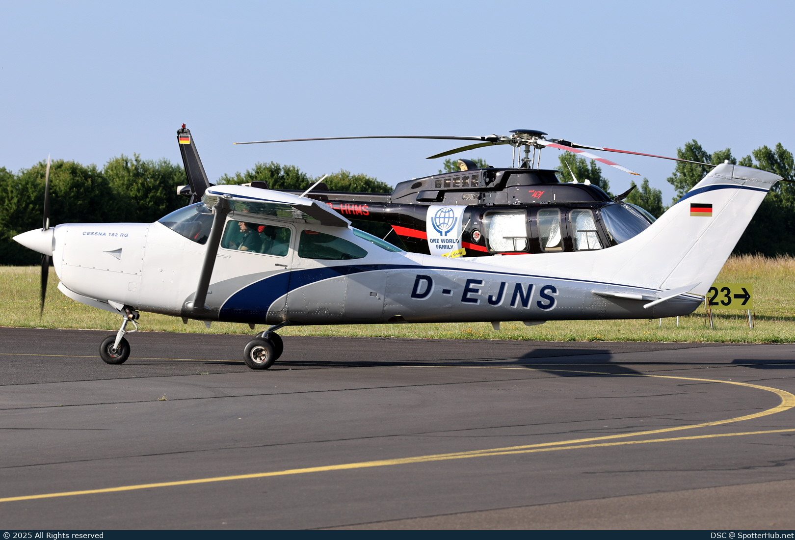 Photo of D-EJNS - Reims-Cessna FR182 Skylane RG operated by Luftsportverein Rietberg