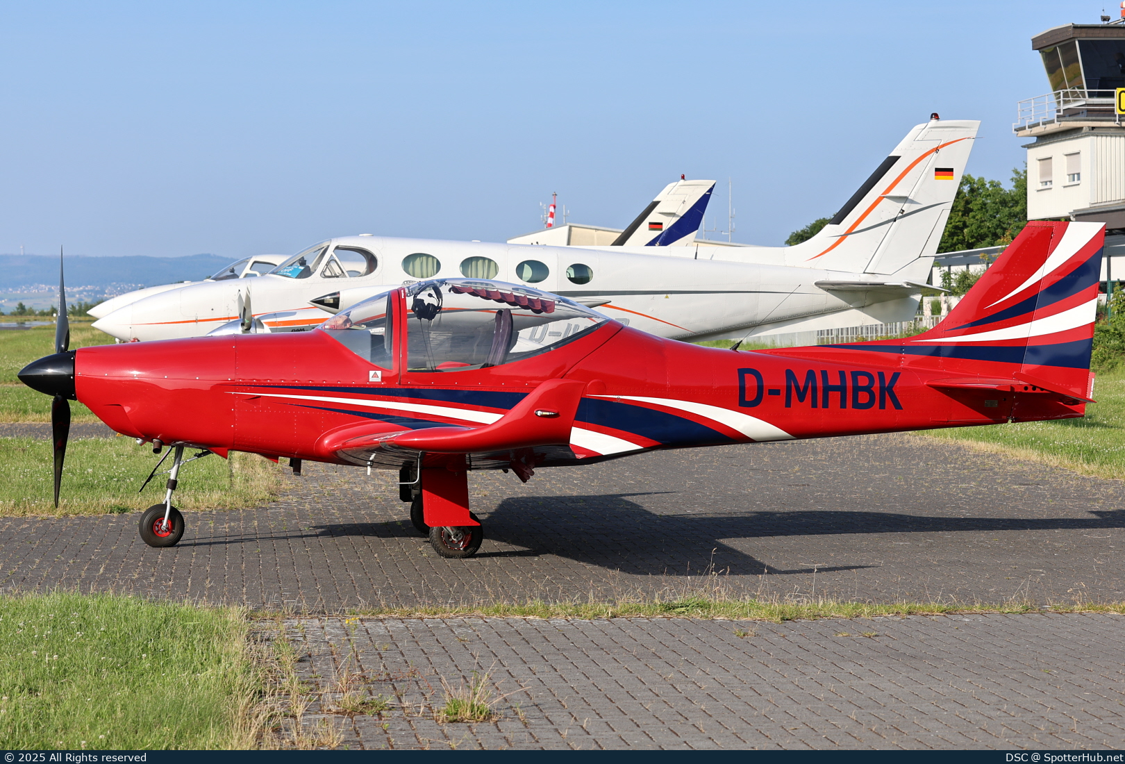 Photo of D-MHBK - Breezer Sport 916 iS operated by Private