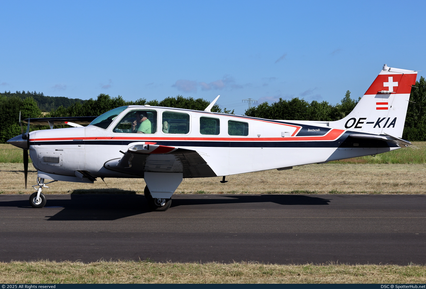 Photo of OE-KIA - Beechcraft A36 Bonanza operated by Private