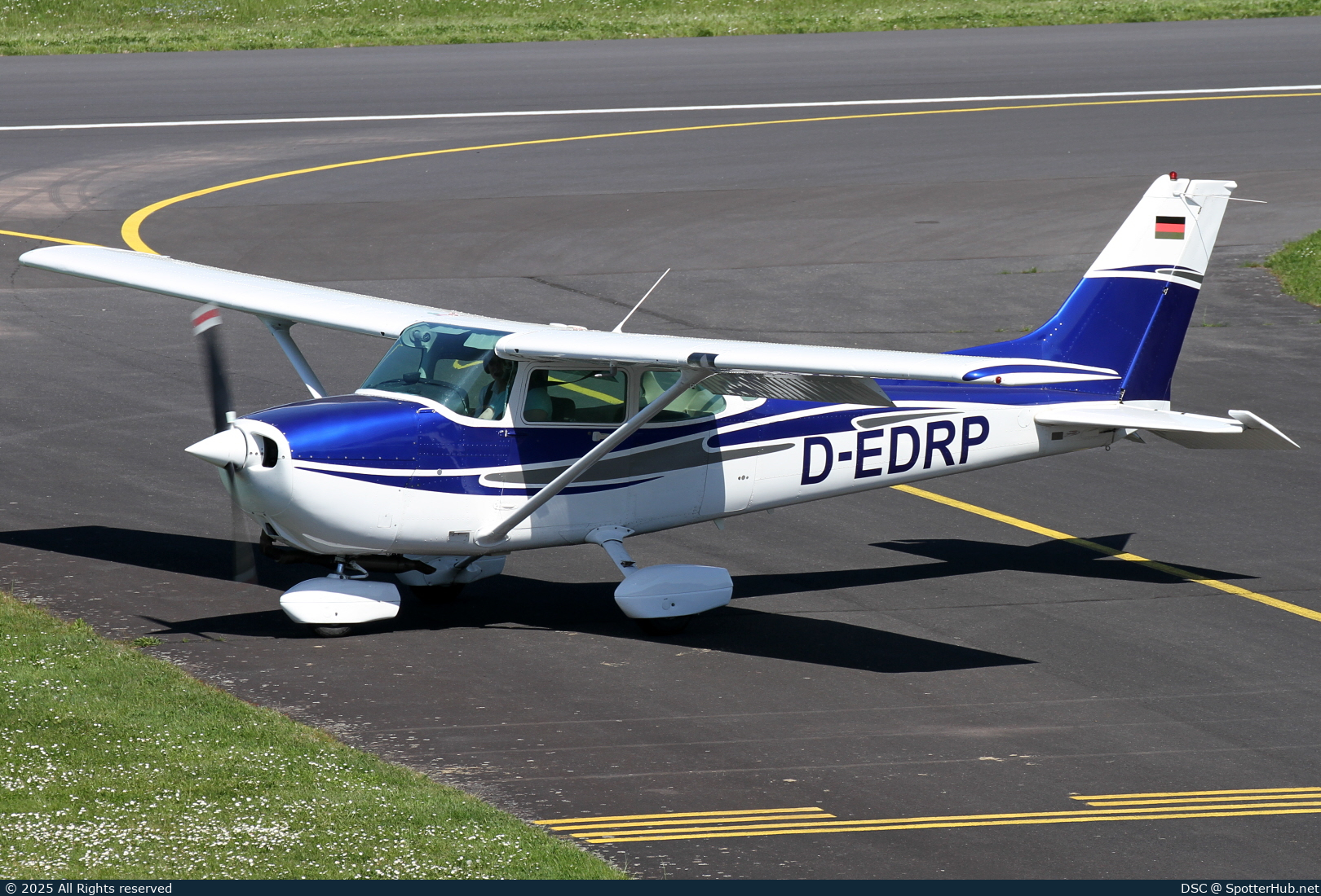 Photo of D-EDRP - Reims-Cessna F172P Skyhawk II operated by FVL Frankfurter Verein für Luftfahrt