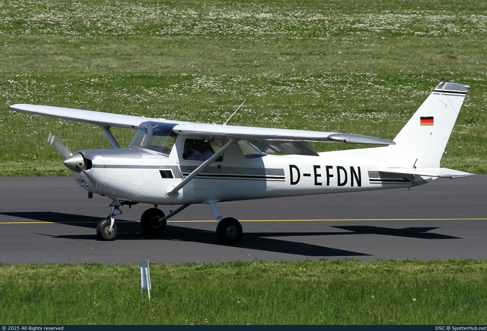 Photo of D-EFDN - Reims-Cessna F152 II operated by Flugschule Michael Bergmann