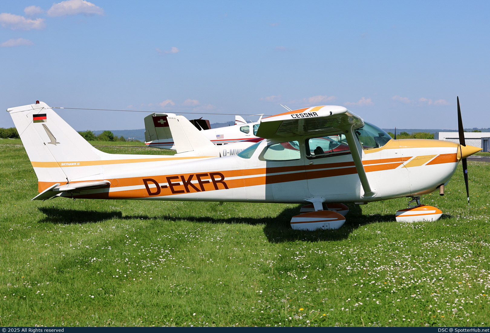 Photo of D-EKFR - Cessna 172N Skyhawk II operated by Private