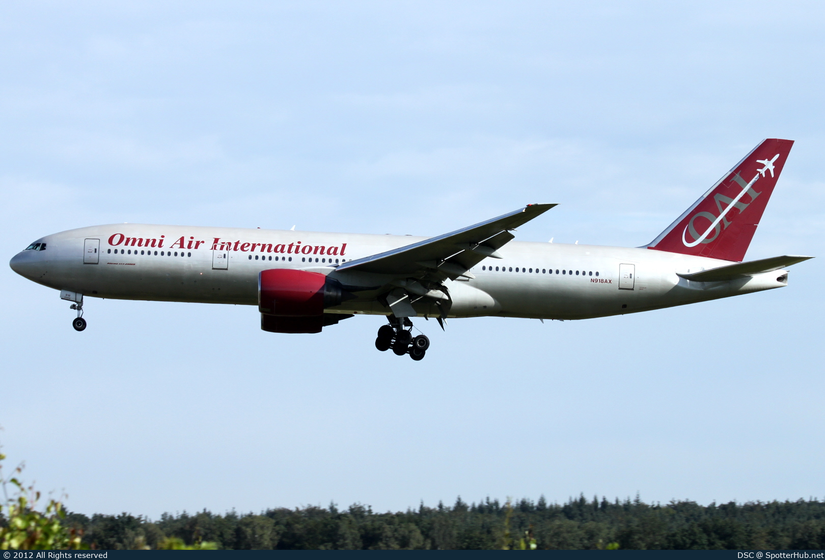 Photo of N918AX - Boeing 777-222(ER) operated by Omni Air International