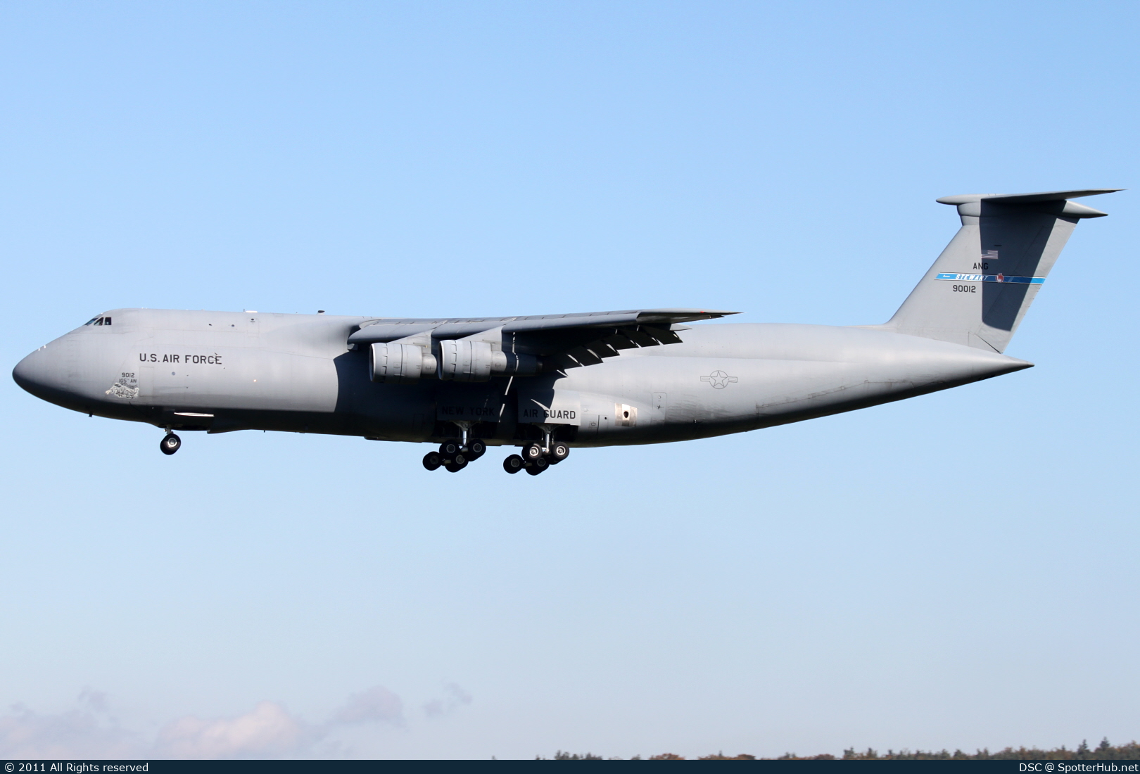 Photo of 69-0012 - Lockheed C-5A Galaxy operated by US Air Force