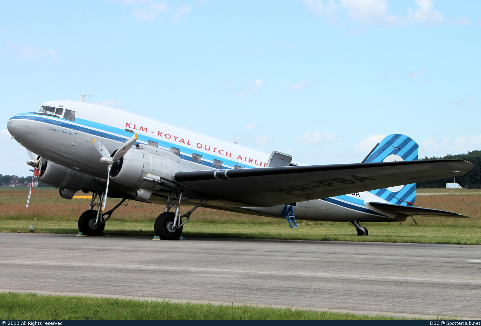 Photo of PH-PBA - Douglas DC-3C operated by DDA Classic Airlines Foundation