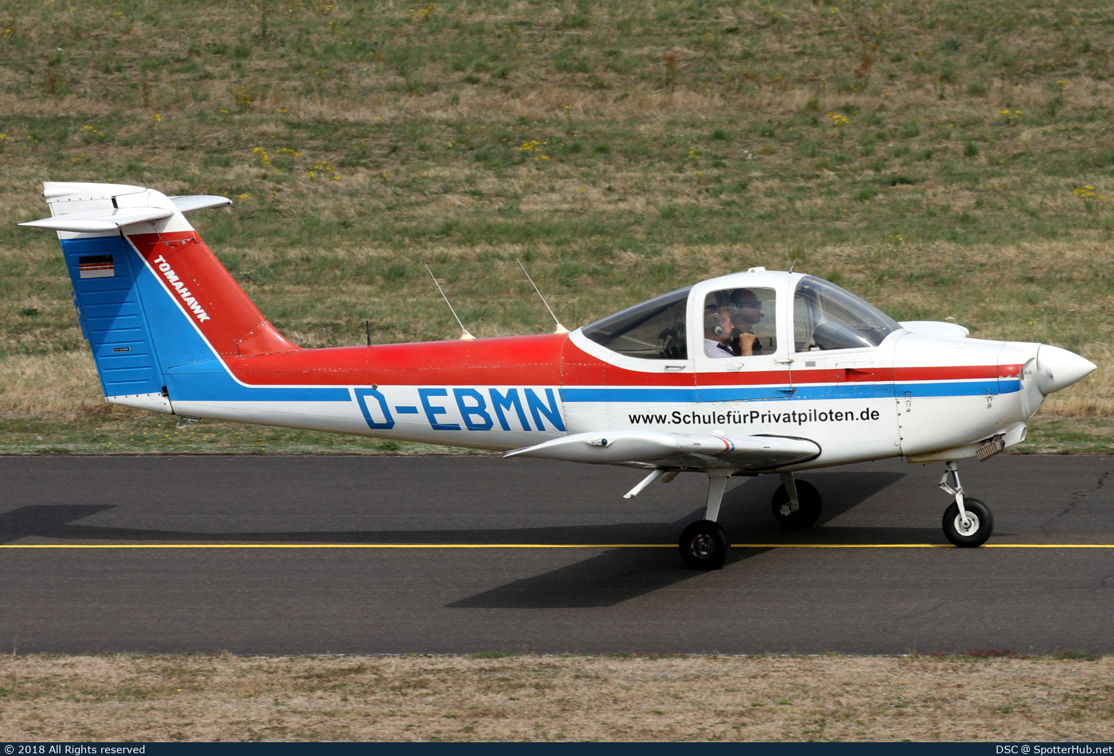 Photo of D-EBMN - Piper PA-38-112 Tomahawk operated by Flugschule Mainz