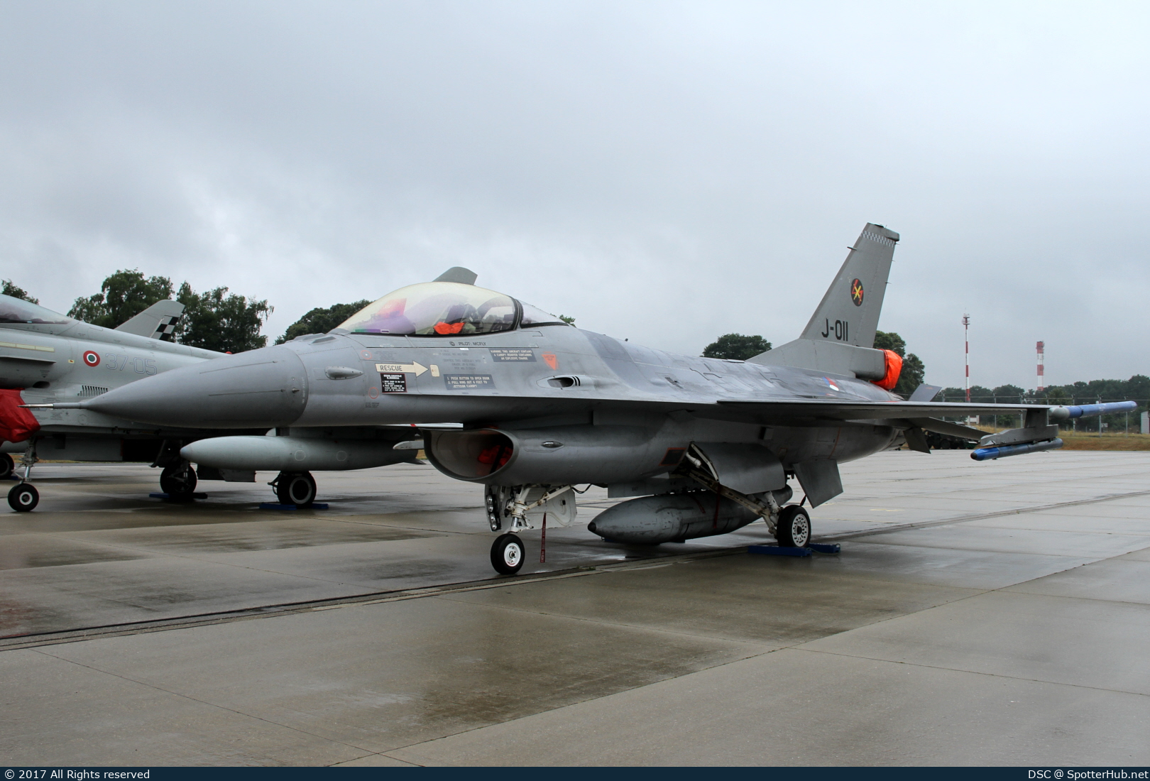 Photo of J-011 - General Dynamics F-16AM Fighting Falcon operated by Royal Netherlands Air Force