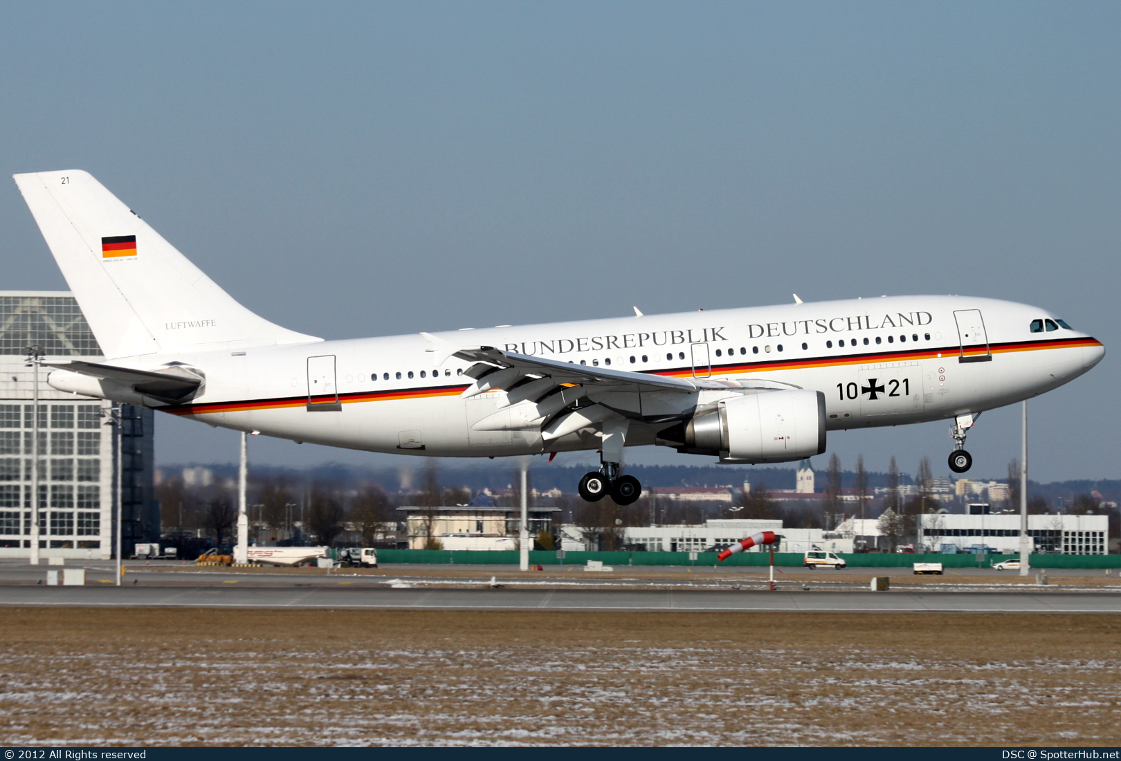 Photo of 10+21 - Airbus A310-304 operated by German Air Force