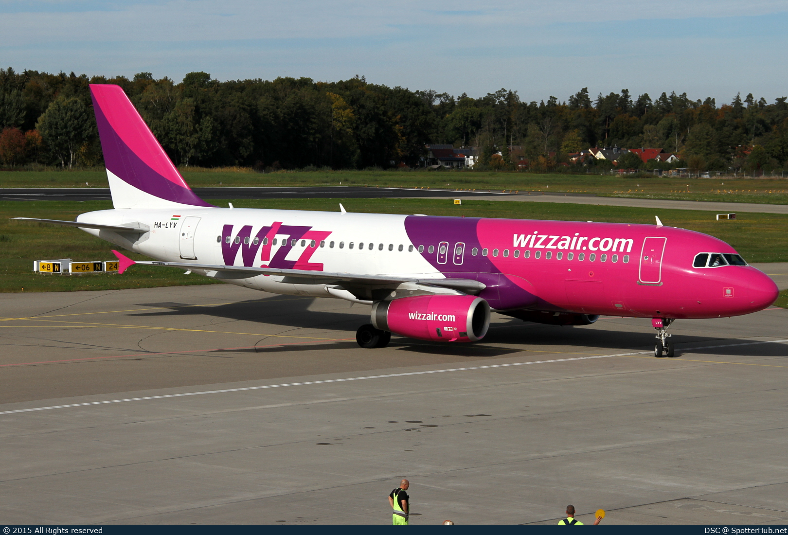 Photo of HA-LYV - Airbus A320-232 operated by Wizz Air