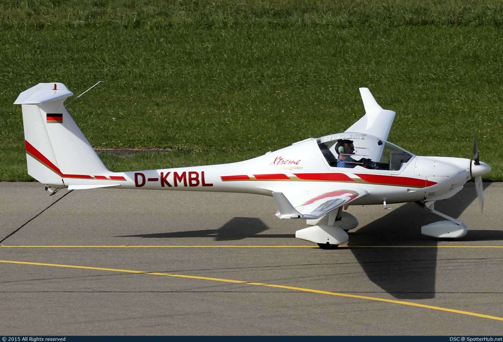 Photo of D-KMBL - Diamond HK36TTC Super Dimona operated by Private