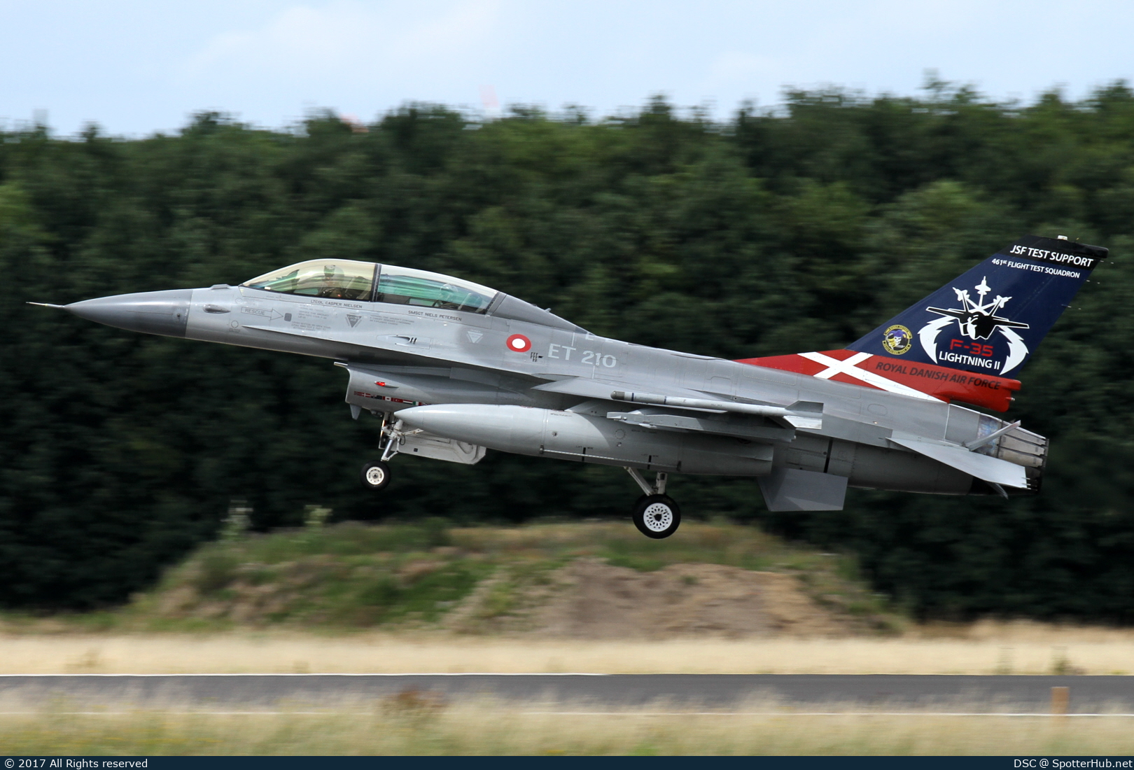 Photo of ET-210 - General Dynamics F-16BM Fighting Falcon operated by Royal Danish Air Force