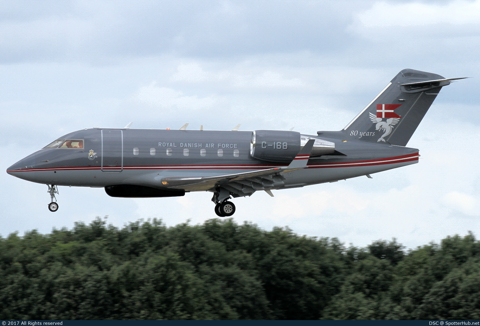 Photo of C-168 - Bombardier Challenger 604 operated by Royal Danish Air Force