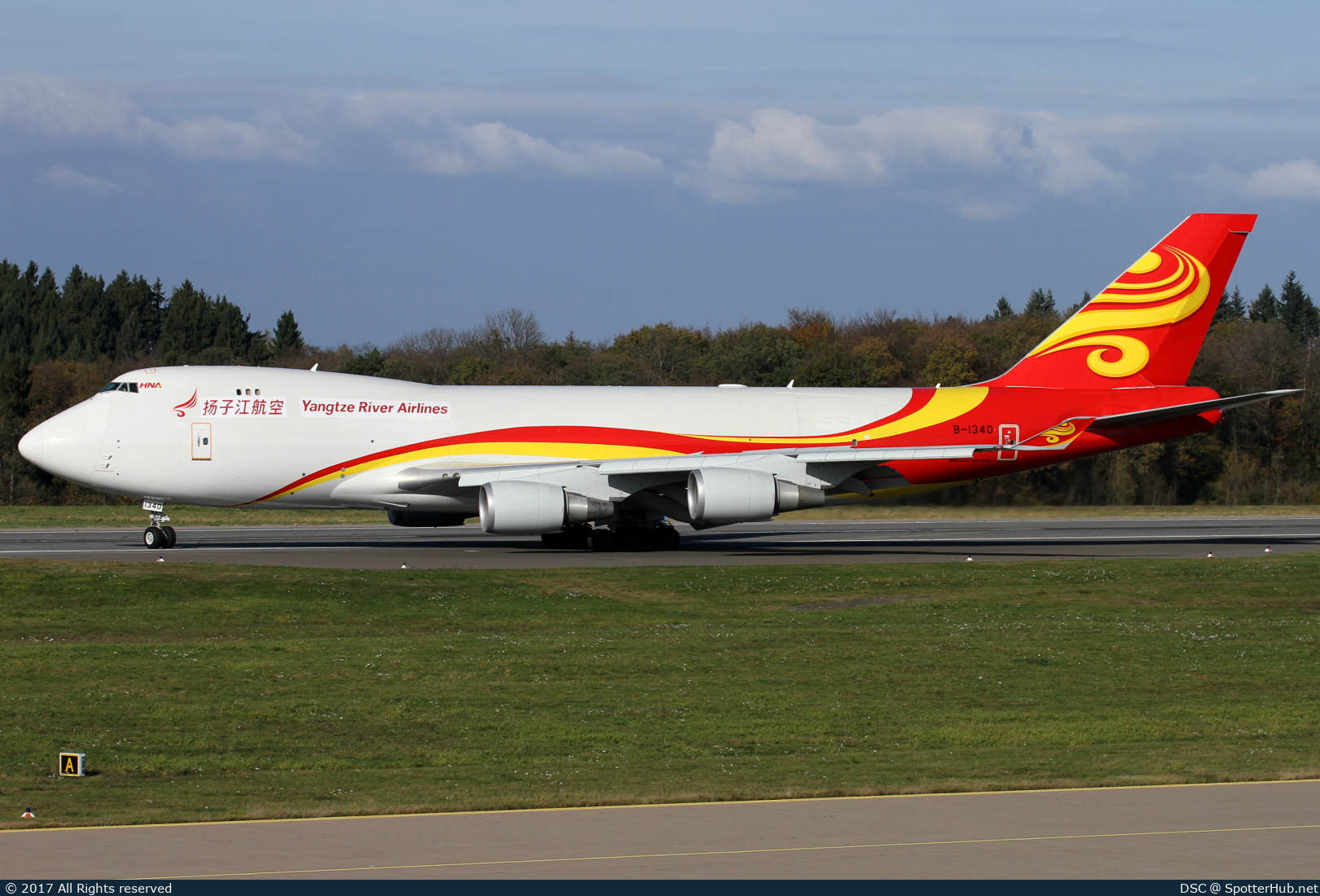 Photo of B-1340 - Boeing 747-4HAF(ER) operated by Yangtze River Express