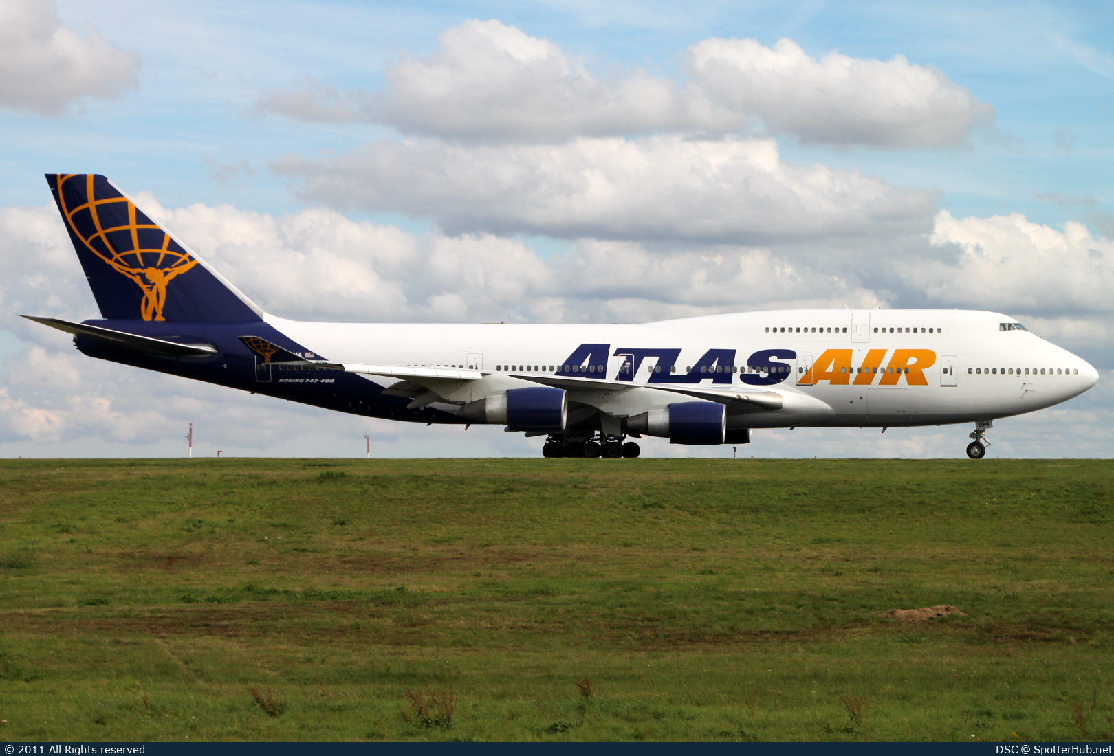 Photo of N194UA - Boeing 747-422 operated by Atlas Air
