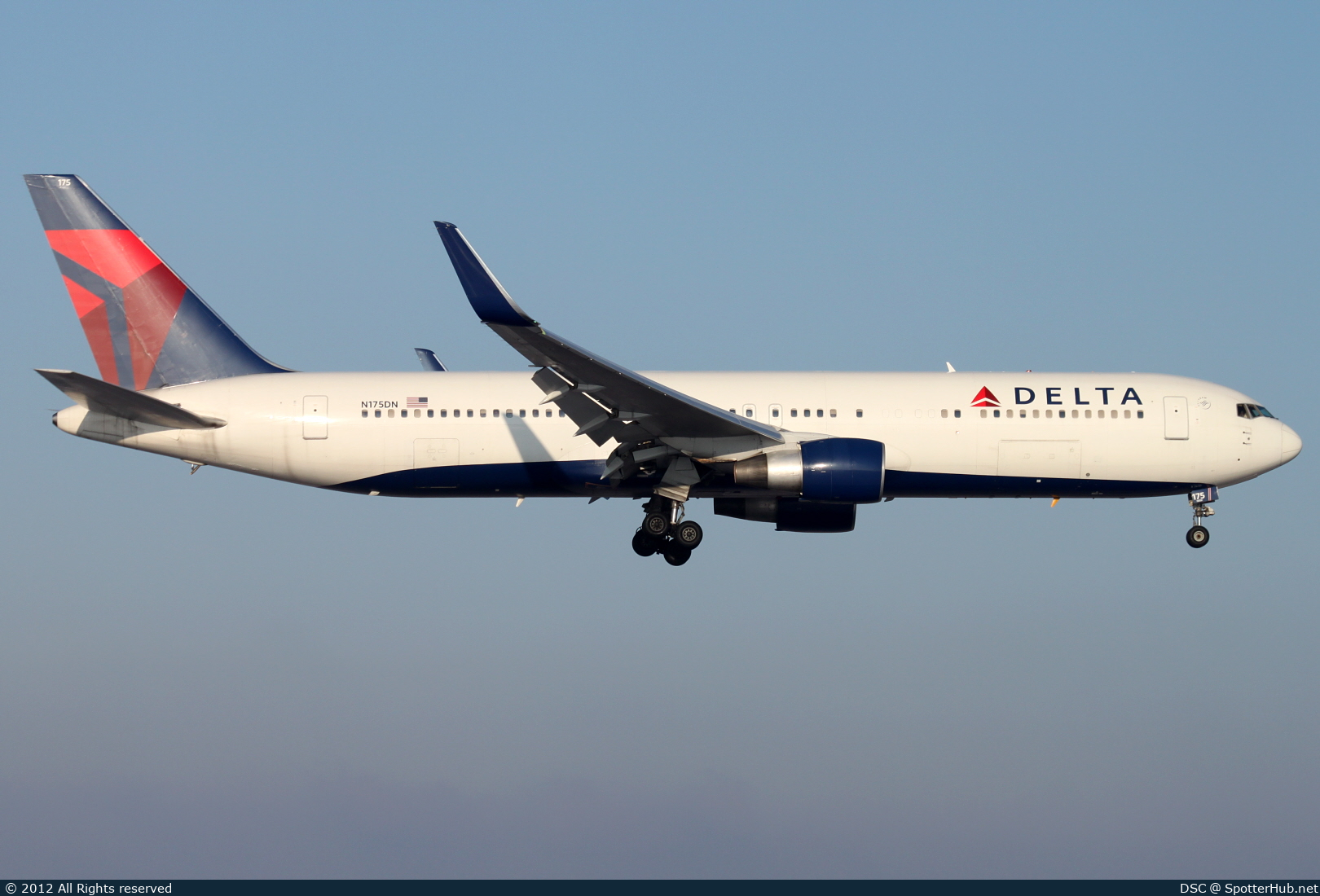 Photo of N175DN - Boeing 767-332(ER) operated by Delta Air Lines