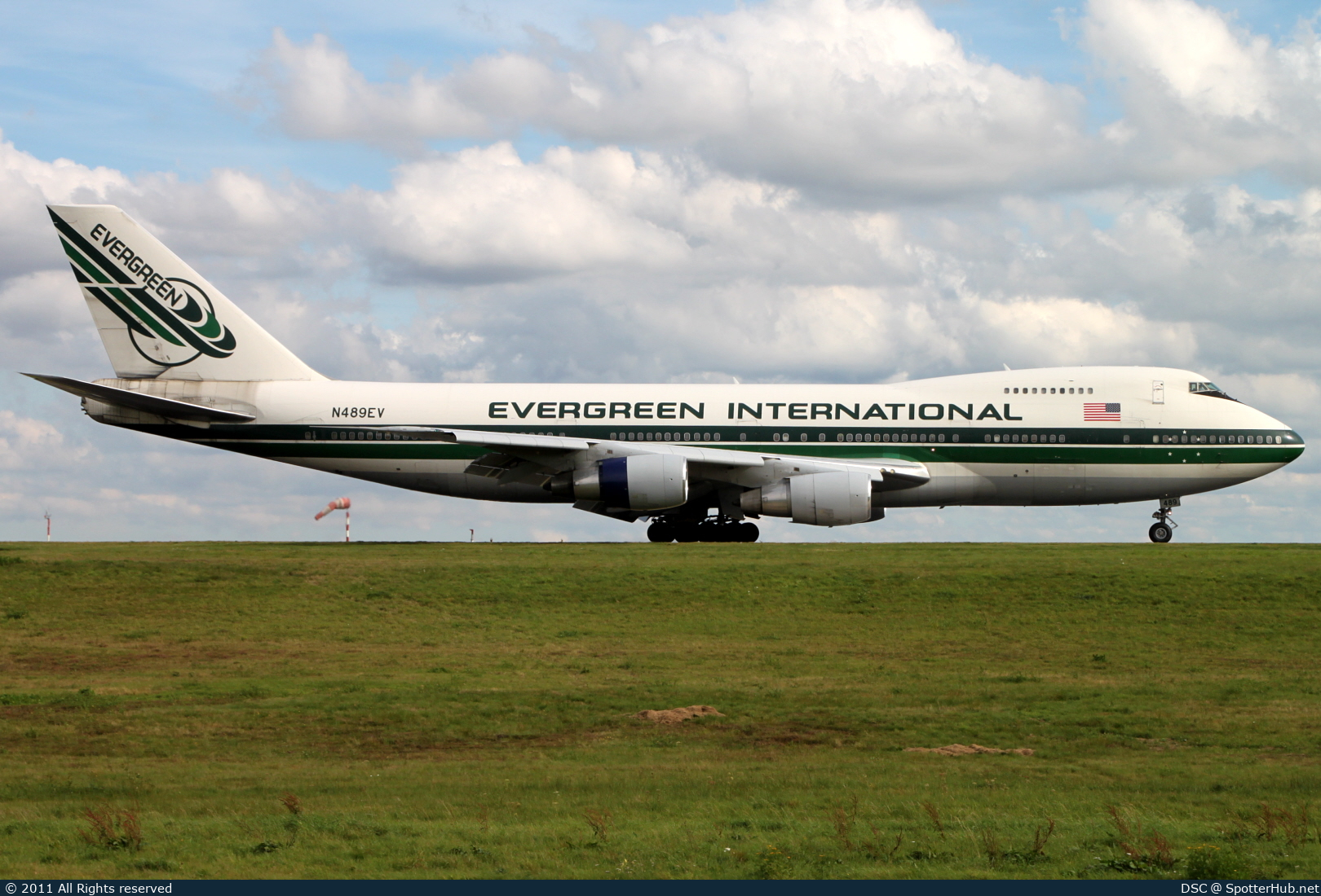 Photo of N489EV - Boeing 747-230B(SF) operated by Evergreen International Airlines