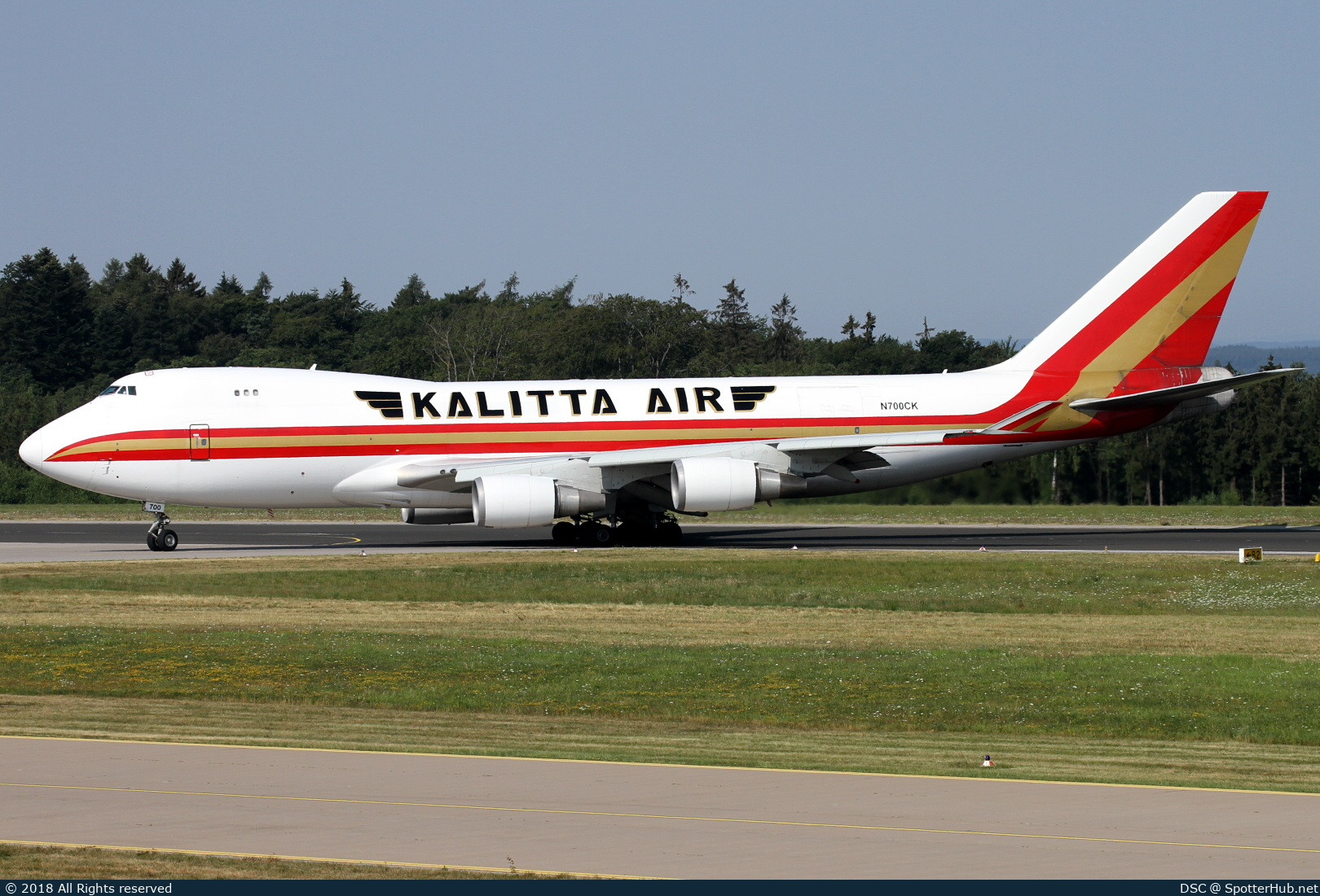 Photo of N700CK - Boeing 747-4R7F operated by Kalitta Air