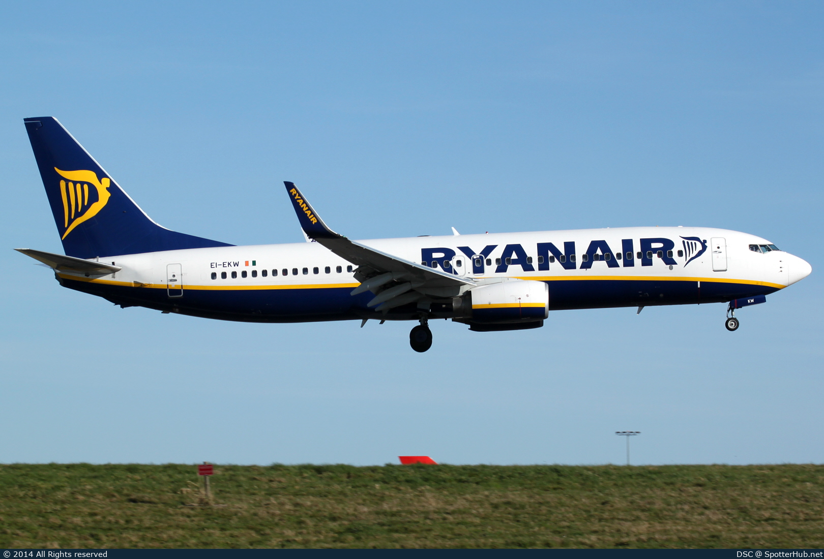 Photo of EI-EKW - Boeing 737-8AS operated by Ryanair