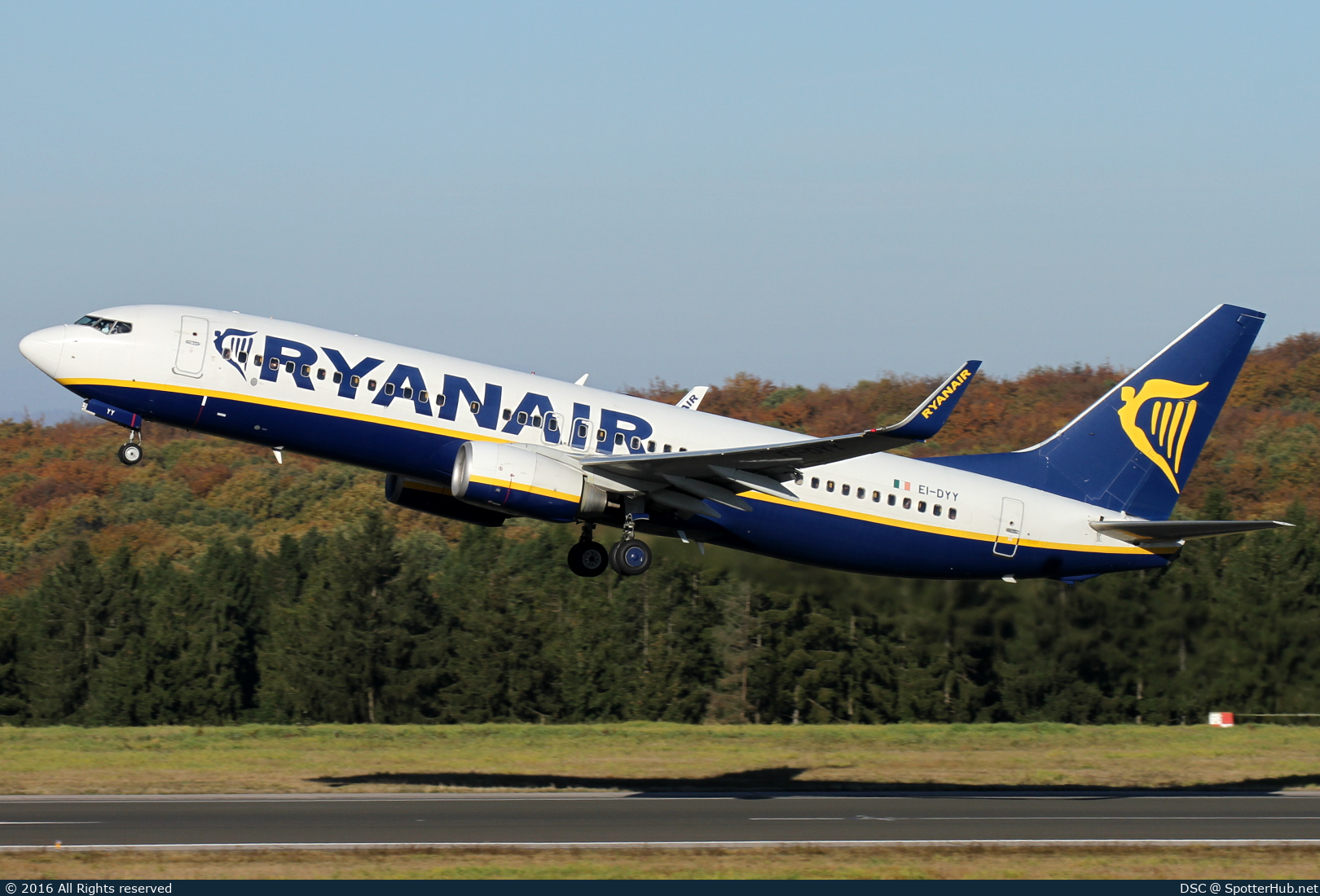 Photo of EI-DYY - Boeing 737-8AS operated by Ryanair