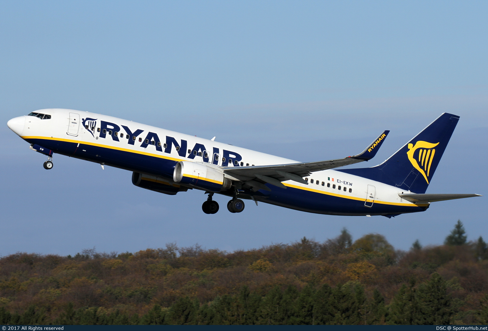 Photo of EI-EKW - Boeing 737-8AS operated by Ryanair