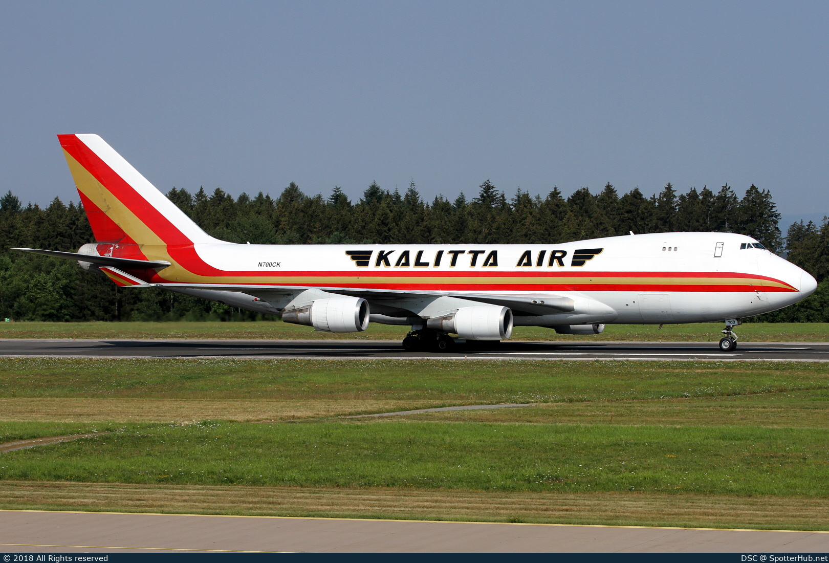 Photo of N700CK - Boeing 747-4R7F operated by Kalitta Air