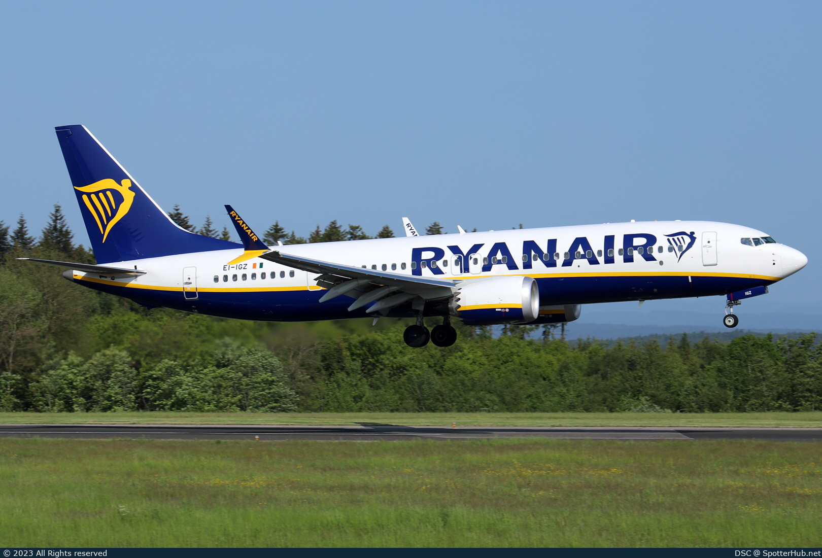Photo of EI-IGZ - Boeing 737 MAX 8-200 operated by Ryanair