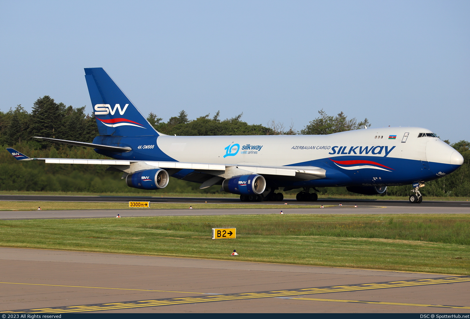 Photo of 4K-SW888 - Boeing 747-4R7F operated by Silk Way West Airlines