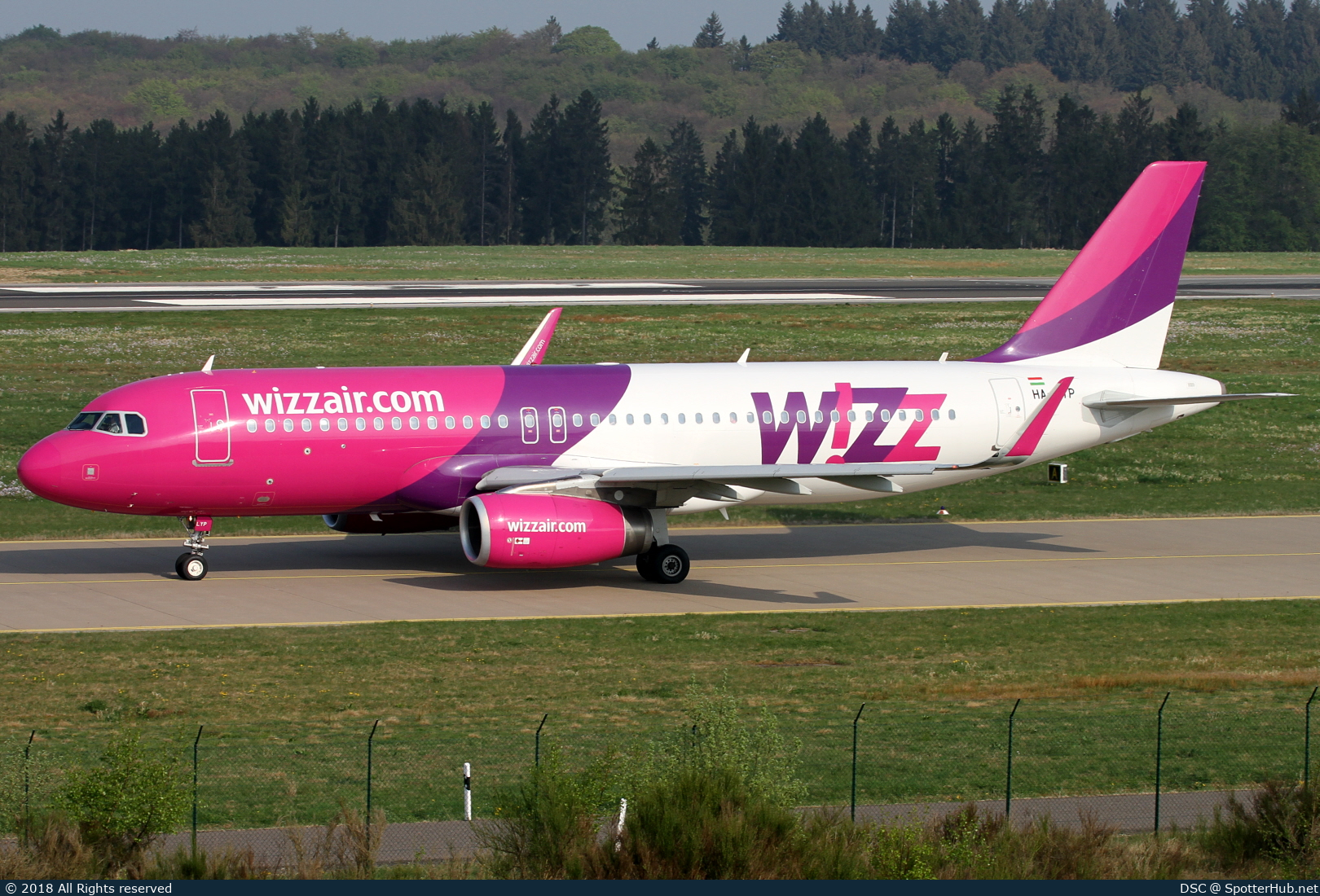 Photo of HA-LYP - Airbus A320-232 operated by Wizz Air
