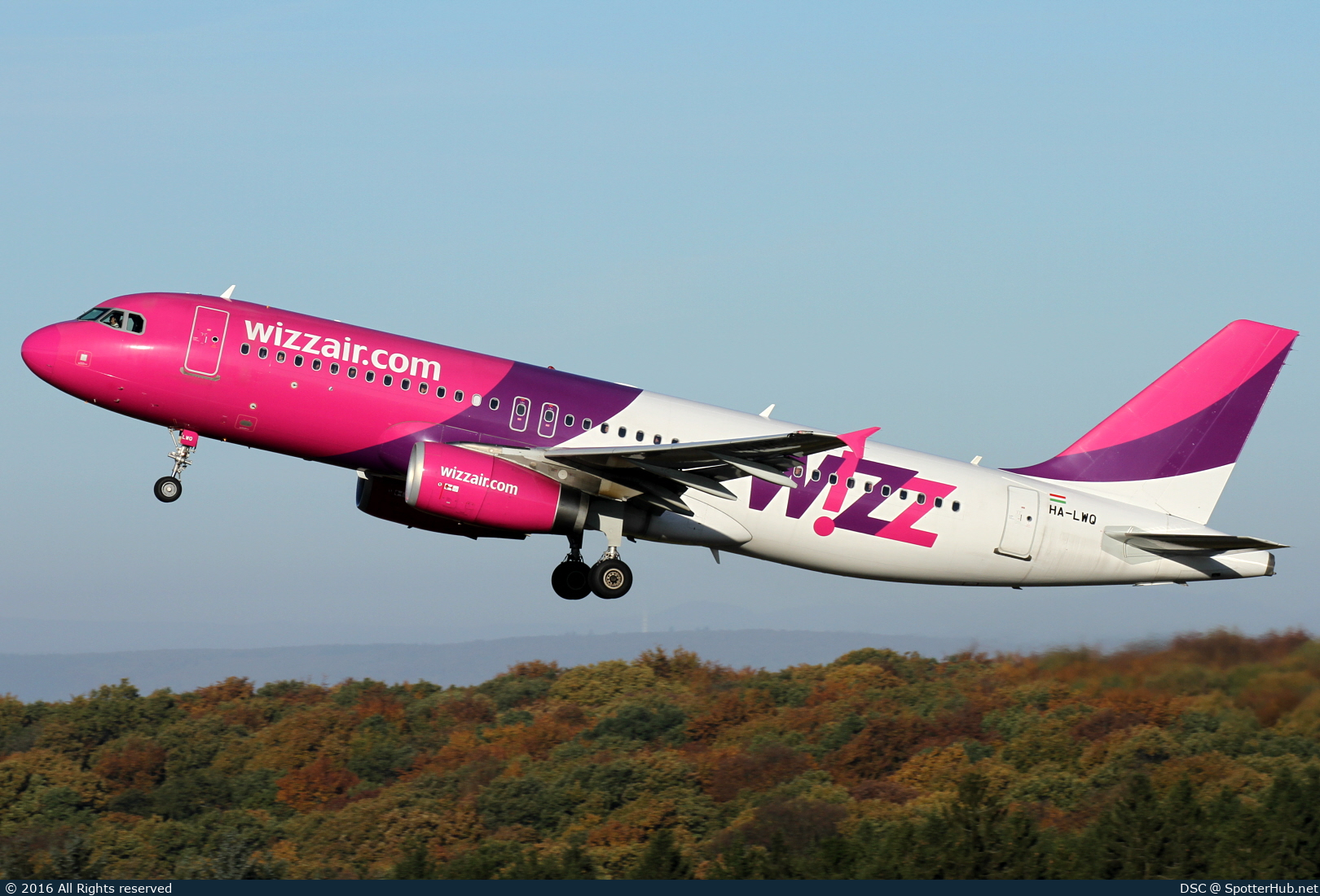 Photo of HA-LWQ - Airbus A320-232 operated by Wizz Air